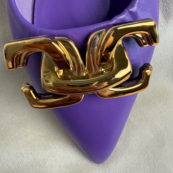 Purple pointy flat shoes with gold plastic chain detail Size US 8.5 (China 40) - Picture 4 of 14